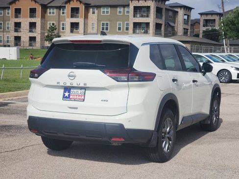 Certified 2025 Nissan Rogue S AWD/4WD image 3