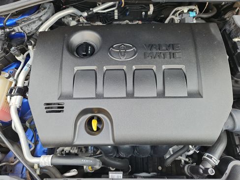 Used 2019 Toyota C-HR XLE FWD image 16