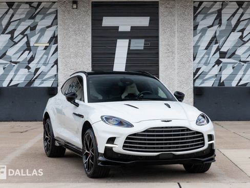 Used 2025 Aston Martin DBX 707 image 1