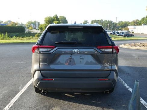 Used 2024 Toyota RAV4 XLE AWD/4WD image 9