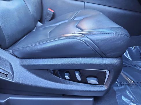 Used 2020 Cadillac Escalade Premium Luxury image 27