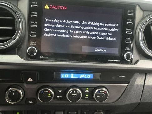 Used 2023 Toyota Tacoma TRD Off-Road w/ Technology Package AWD/4WD image 10