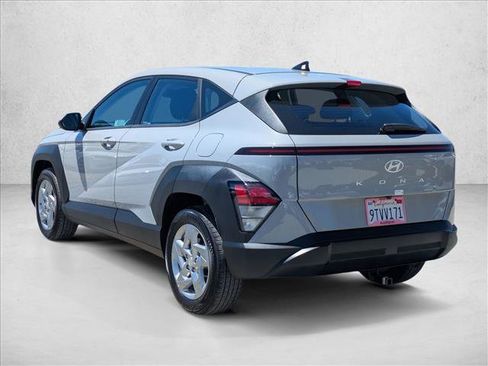 Certified 2025 Hyundai Kona SE FWD image 8