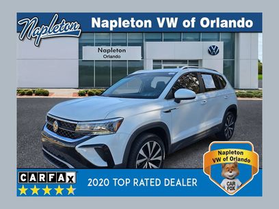 Used 2023 Volkswagen Taos SE w/ Panoramic Sunroof Package