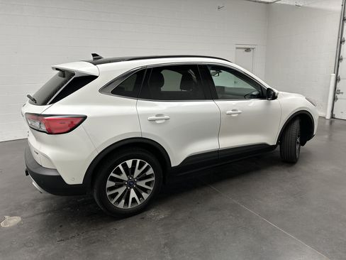 Used 2020 Ford Escape Titanium AWD/4WD image 10