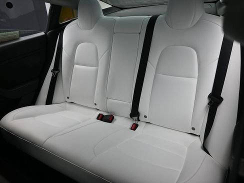 Used 2022 Tesla Model 3 Long Range image 28