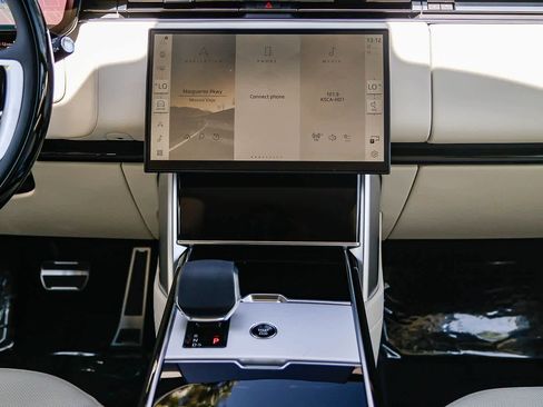 New 2026 Land Rover Range Rover SE AWD/4WD image 13