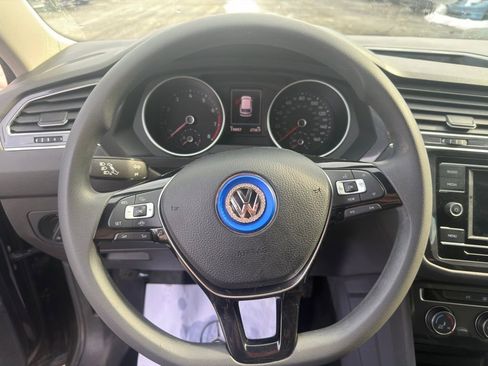 Used 2020 Volkswagen Tiguan S FWD image 12
