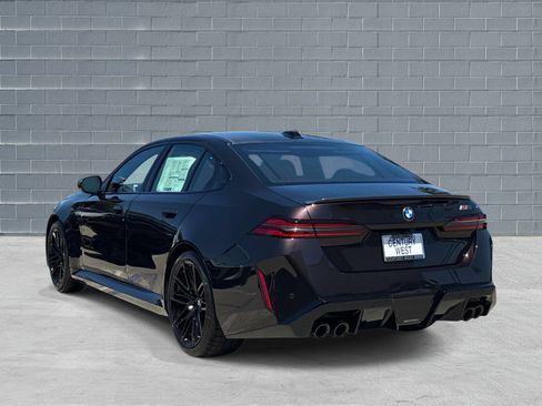 New 2026 BMW M5 w/ Carbon Package image 3