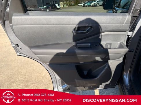 New 2025 Nissan Pathfinder SV image 28