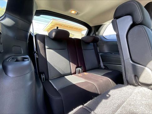 Used 2018 Nissan Pathfinder SV image 27