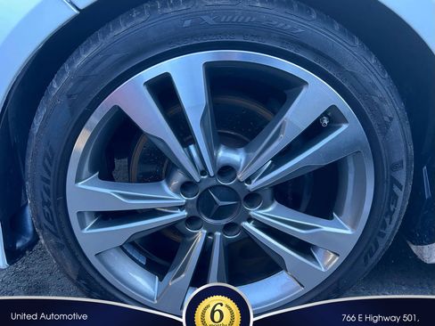 Used 2014 Mercedes-Benz E 350 Sedan image 18