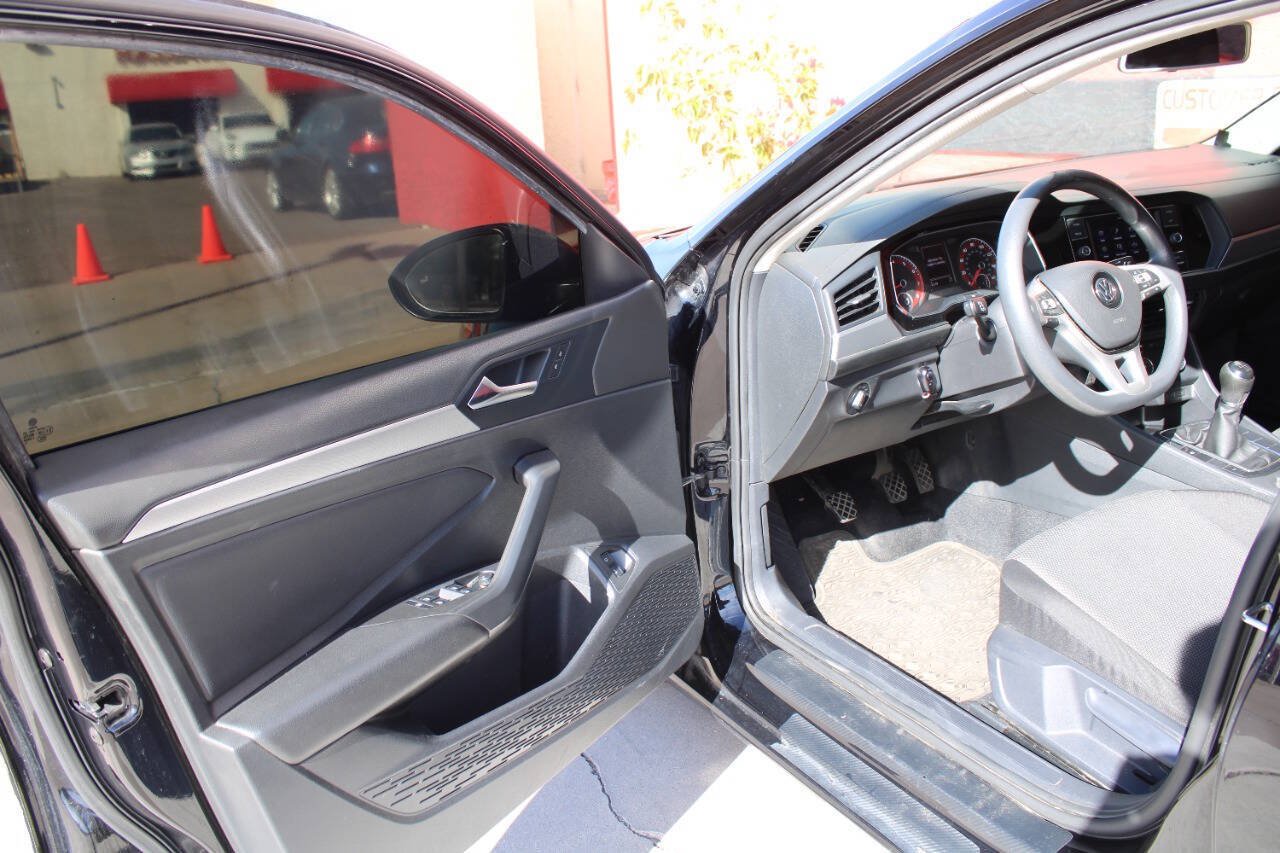 Used 2020 Volkswagen Jetta S w/ Driver Assistance Package FWD image 9