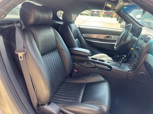 Used 2004 Ford Thunderbird Deluxe image 12