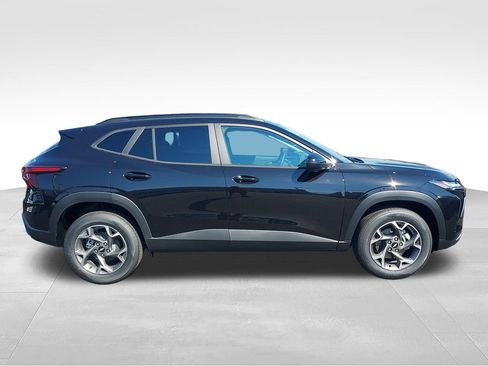 New 2026 Chevrolet Trax LT w/ Driver Confidence Package FWD image 6
