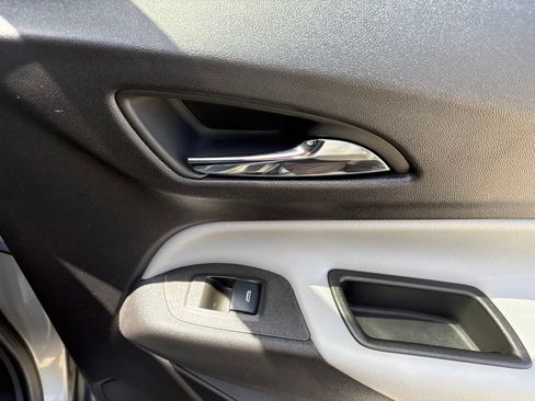 Used 2024 Chevrolet Equinox LS w/ LS Convenience Package FWD image 31