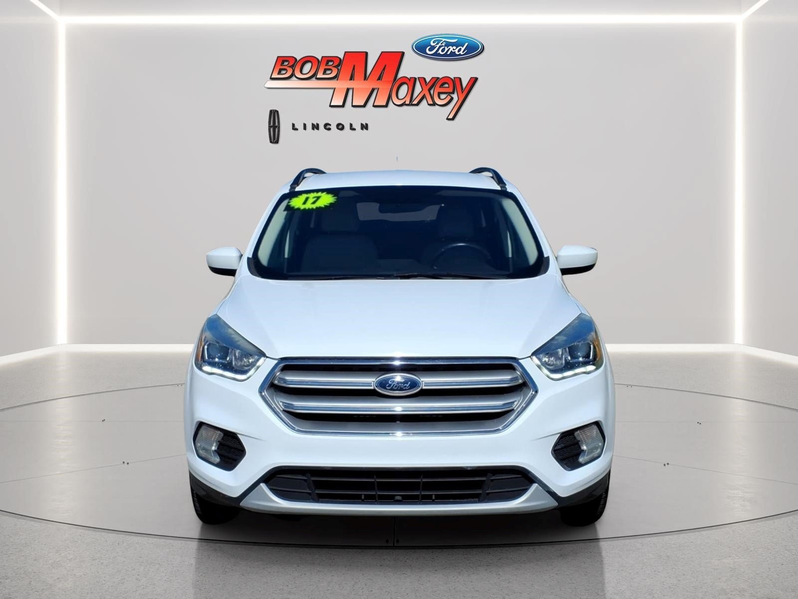 Used 2017 Ford Escape SE w/ SE Leather Comfort Package FWD image 2