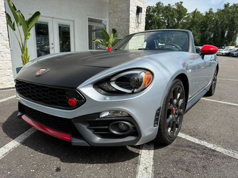 Used 2018 FIAT 124 Spider Abarth w/ Convenience Group RWD image 10