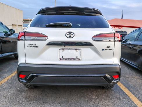 Used 2025 Toyota Corolla Cross AWD Hybrid image 9