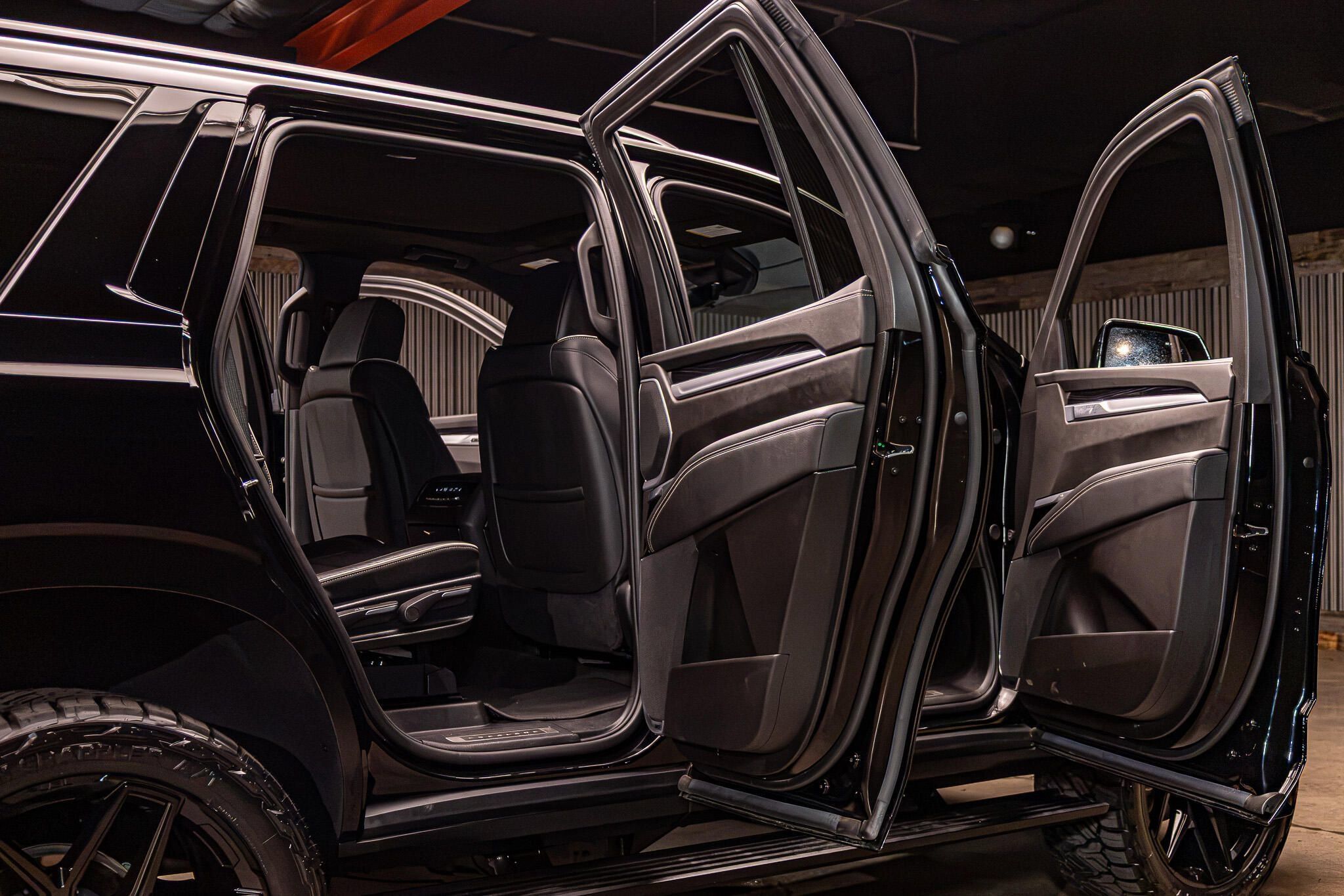 Used 2025 Cadillac Escalade Sport AWD/4WD image 41