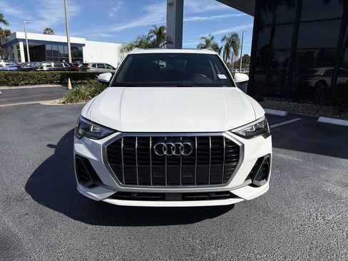 Used 2022 Audi Q3 2.0T Premium w/ Convenience Package image 3