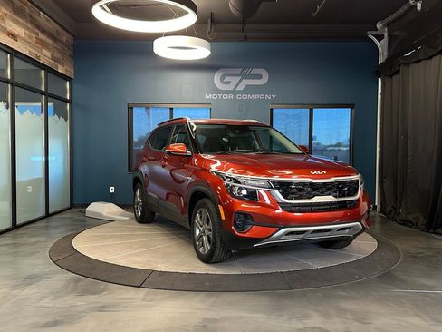 Used 2022 Kia Seltos S AWD/4WD image 1