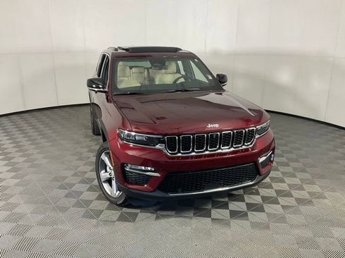 Used 2024 Jeep Grand Cherokee Limited w/ Luxury Tech Group II AWD/4WD image 41