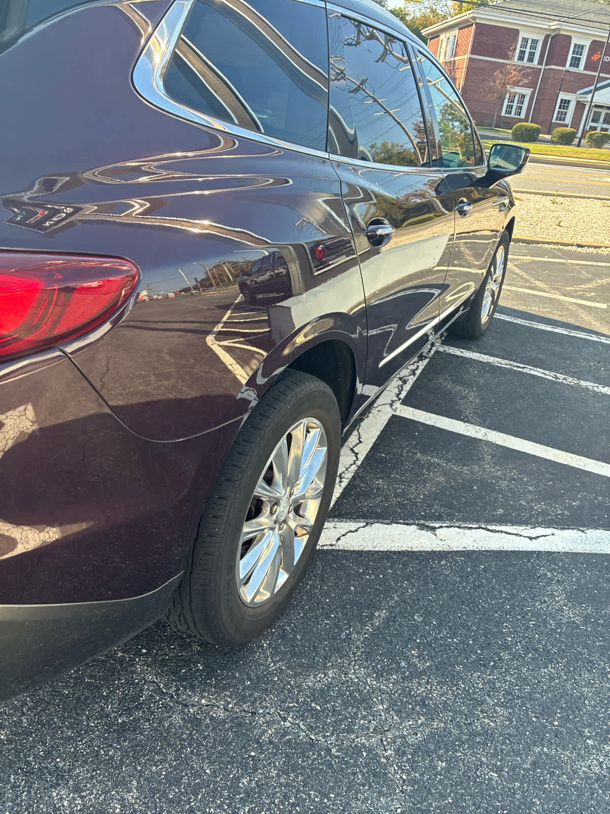 Used 2019 Buick Enclave Premium w/ Experience Buick Package AWD/4WD image 3