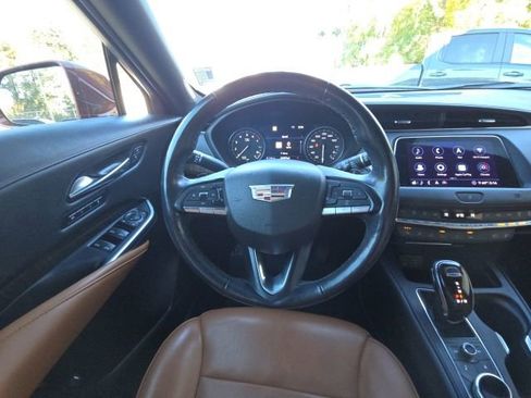 Used 2020 Cadillac XT4 Premium Luxury image 27