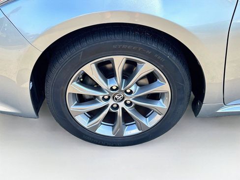 Used 2016 Toyota Avalon XLE Premium FWD image 32