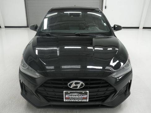 Used 2020 Hyundai Veloster 2.0 Premium FWD image 2