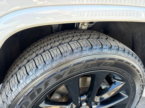 Used 2021 Jeep Grand Cherokee Laredo X image 27