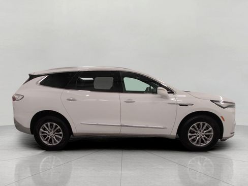 Used 2023 Buick Enclave Essence AWD/4WD image 11