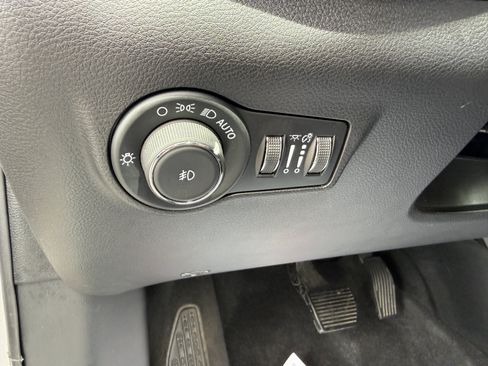 Used 2025 Jeep Compass Limited AWD/4WD image 19