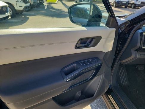 Certified 2025 Nissan Pathfinder SV image 22