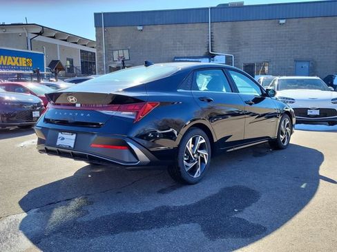 Certified 2024 Hyundai Elantra SEL w/ Convenience Package FWD image 5