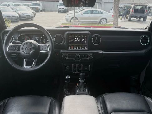 Used 2023 Jeep Wrangler Unlimited Sahara image 28