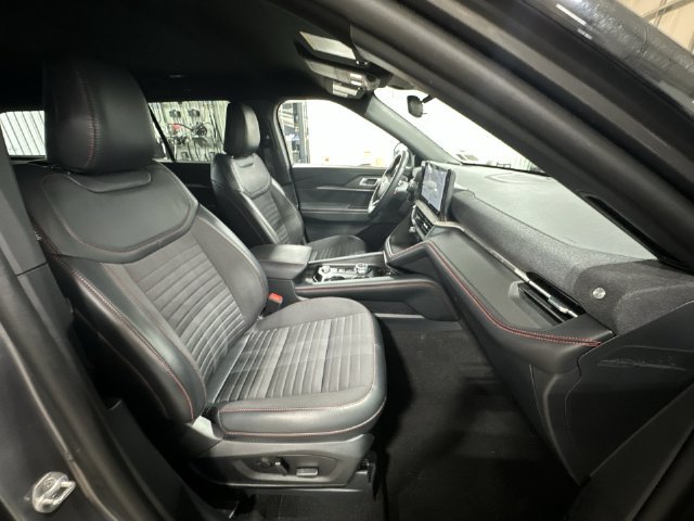 Used 2025 Ford Explorer ST-Line AWD/4WD image 30