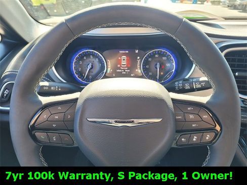 Used 2024 Chrysler Pacifica Limited w/ S Appearance Package image 26