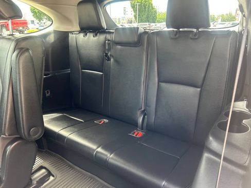 Certified 2021 Toyota Highlander Limited AWD/4WD image 33