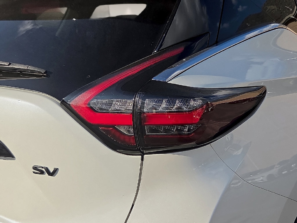 Used 2024 Nissan Murano SV w/ SV Midnight Edition Package FWD image 9
