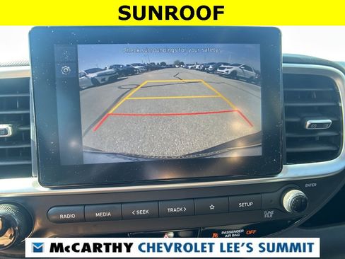 Used 2024 Hyundai Venue SEL image 10