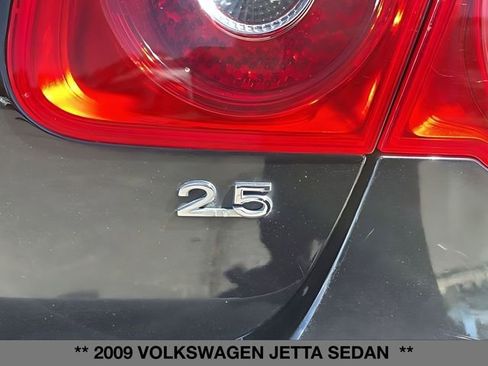 Used 2009 Volkswagen Jetta Sedan FWD image 12