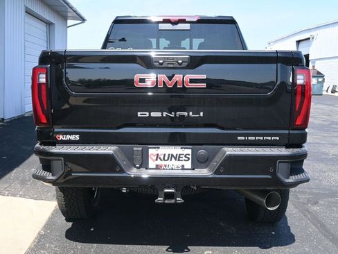 New 2026 GMC Sierra 3500 Denali w/ Denali Reserve Package image 7