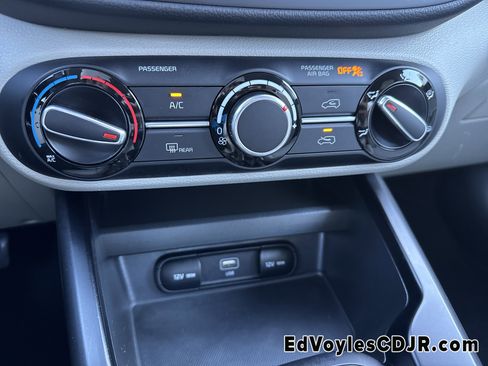 Used 2023 Kia Soul LX w/ Option Group 015 image 33