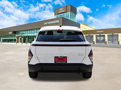 Certified 2026 Hyundai Kona SE FWD image 5