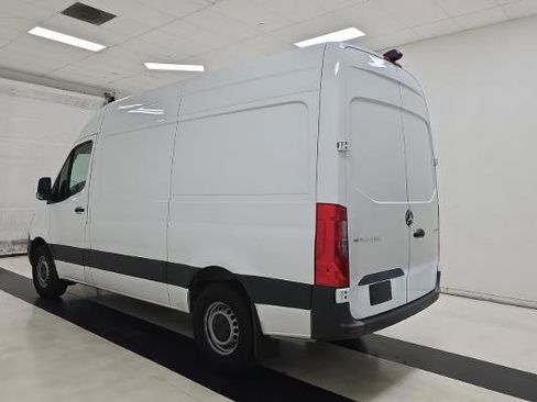 Used 2023 Mercedes-Benz Sprinter 144 Cargo image 4