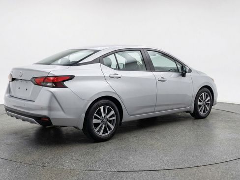 Used 2025 Nissan Versa SV FWD image 9