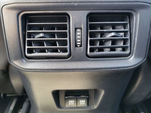 Used 2021 Toyota RAV4 XLE w/ Convenience Package FWD image 27