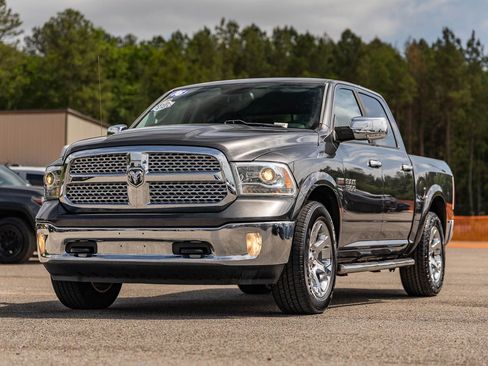 Used 2016 RAM 1500 Laramie RWD image 3